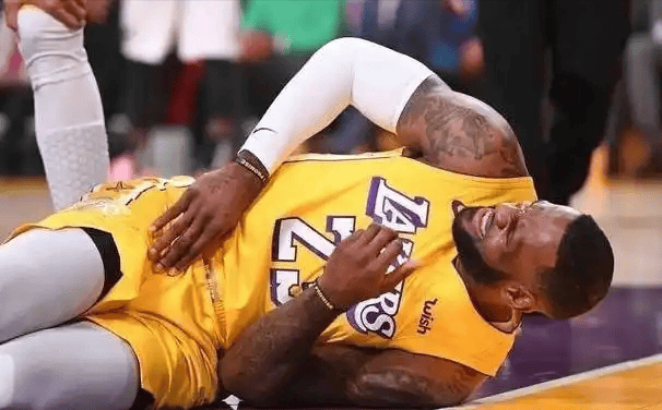 包含梅西在比赛中受伤退赛,詹姆斯主帅表示担忧的词条 包含梅西在比赛中受伤退赛,詹姆斯主帅表示担忧的词条